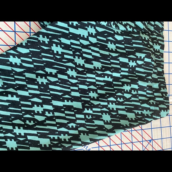 🏃🏻♀️New NIKE allover print Leggings - MEDIUM💚 - Picture 7 of 7